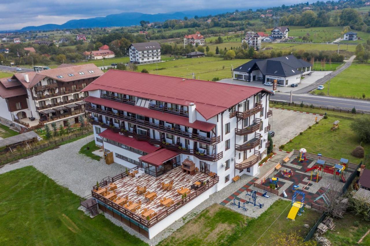 Hotel La Dolce Vita Zărneşti Exterior foto